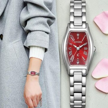 CITIZEN 星辰錶  xC系列 酒桶型 優雅 光動能時尚腕錶 女錶 手錶-EW5541-50W/紅色19.5 x32.1mm