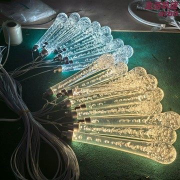 【婚慶氛圍神器】水滴吊燈 婚慶弔燈 裝飾燈串 LED燈串 氛圍燈 亞克力吊飾 暖光防水 浪漫唯美 適用於婚禮派對/場景佈置