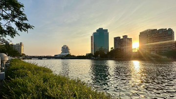 愛情河左岸超美河岸景觀高樓層三房平車｜高雄市前金區河東路