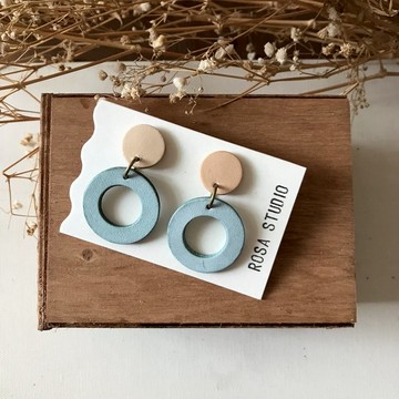 皮革耳環│耳針式│大圓3號作品_原皮搭薄荷綠