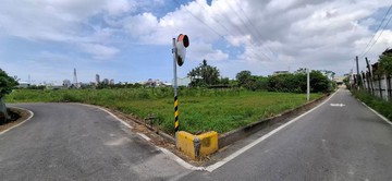 楊小扁~鳥松坔埔黃線捷運Y2水管站快樂農地｜高雄市鳥松區坔埔段