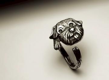 吐舌馬爾濟斯狗戒指