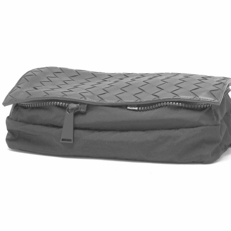 ブラックイントレチャート ベルト| Bottega Veneta® 日本