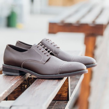 Gullar 橫飾雕花德比-素食皮鞋(紅咖)