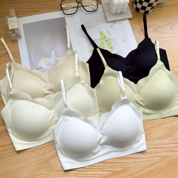 【Fee隔日到貨5色】輕薄果凍波浪無痕細肩帶無鋼圈內衣 BRA TOP🔥可調式細肩帶 小可愛 固定杯 美背背心 女背