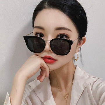 MELACME 偏光大尺寸復古方圓形太陽眼鏡  黑色  整體寬150mm x 高55mm