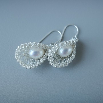 睡美人淡水珍珠 耳飾 銀色