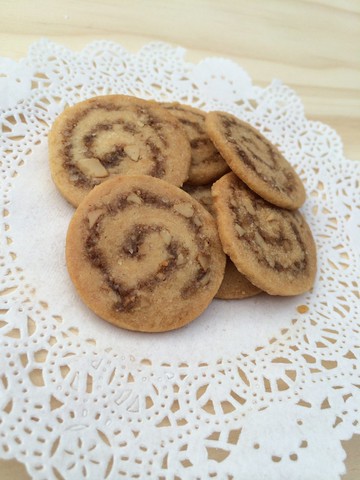 Tuxedo Cat Handmade　塔西躲貓貓 - 肉桂卷卷