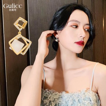【Gulicc】古莉可   鑲鑽 菱形 耳環(飾品 耳飾 耳釘 耳環 耳墜 情人節 母親節 七夕 生日禮物)