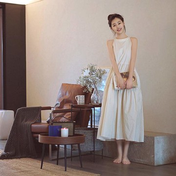 法式白色小禮服高級感掛脖式吊帶裙子2022夏季中長款赫本風連衣裙