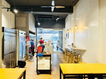 使用空間破百坪｜生活機能超棒｜漢民商圈翻新金店面｜高雄市小港區康莊路