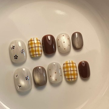 💗台灣出貨💗純手工焦糖布丁美甲可愛ins風穿戴甲短款秋天冬日穿戴式指甲貼片店長推薦