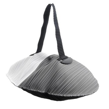 ISSEY MIYAKE 三宅一生 PLEATS PLEASE FLAT撞色圓形皺褶手提包(黑白x黑)-慈濟