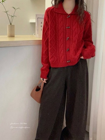 紅色過年毛衣／牛角扣麻花紋針織外套－【350752】