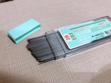 新全 優筆霖 超特大容量長樹脂鉛筆芯  (0.5mm) (200支入) (7UB2026 7UB2027 7UB2028 7UB2029)