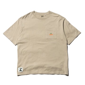 日本限定 POLER SHRUBBERY POCKET RELAX FIT TEE 短袖口袋上衣 / 卡其色