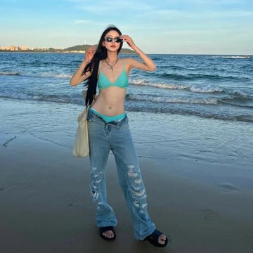 一件代發女新款分體純色比基尼小胸聚攏性感辣妹學生沙灘度假泳衣
