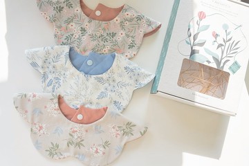 【快速出貨】捻花系列 彌月禮盒三件組 圍兜 新生兒 滿月禮