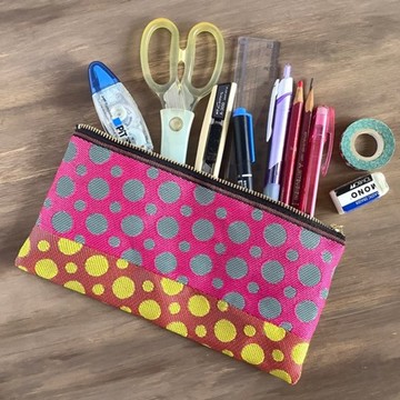 【Polka】畳縁 寬版 筆袋 化妝包 口罩收納包 繽紛 圓點
