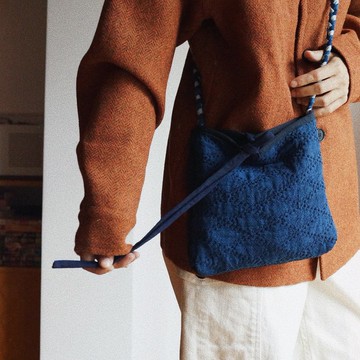 劍道服刺子繡 可雙面肩背小包 藍染植物染 手工編織背帶