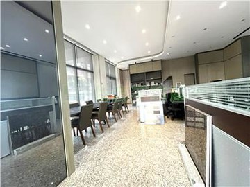 境美三角窗挑高黃金店面｜台中市北屯區遼寧路一段