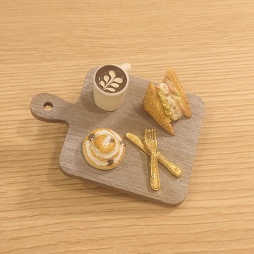 馬鈴薯沙拉三明治與葡萄乾麵包捲下午茶餐盤-手作客製美食鑰匙圈