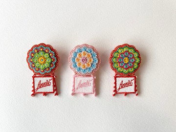 立體刺繡胸針・花圈擺設 共 3 色