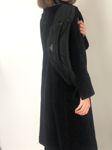 【 日本直送 名牌中古包 】PRADA 普拉達 側背包 黑色 三角標誌 尼龍 vintage 古董 ty7usc