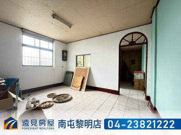 單元四臨路邊間大地坪透天|遠見房屋｜台中市南屯區永春路