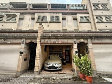 中華商圈｜屋況極佳｜五房臨路車庫別墅｜高雄市仁武區新鳳街