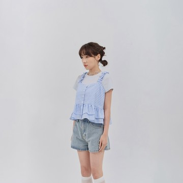 QUEENSHOP_S 女裝 配色格紋荷葉肩帶設計排釦背心 兩色售 現+預 【01099803】