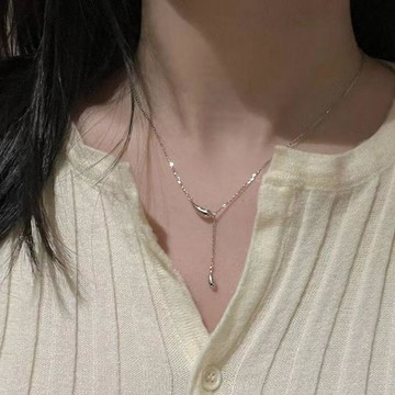百搭項鍊女🏵水滴流蘇項鍊鈦鋼鏈條不掉色小衆ins設計輕奢時尚百搭鎖骨鏈項鍊 鎖骨鏈 單鑽鎖骨鍊 項鏈 脖鏈 頸鍊