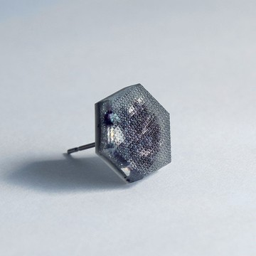 毀滅者 / 樹脂耳環 - 單隻 / 六角形 黑色