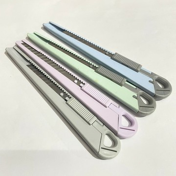 ［沐沐屋］金屬事務美工刀 勞作美工刀 隨機出貨