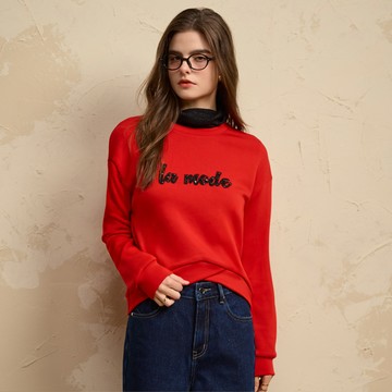 SO NICE 亮片字母印花落肩造型空氣棉上衣