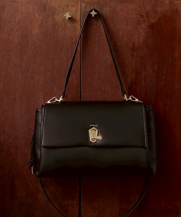 鑽石金屬轉鎖三層掀蓋斜背肩背包-流光曜黑-微鑽系列(BZ96482-49)