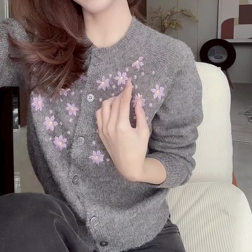 秋季灰色刺繡碎花針織毛衣外套