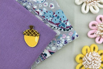 圓滾滾松果自黏繡布貼-森林系列