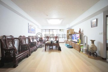 孕育北高生命的月中醫療聚落｜大四房車位｜高雄市左營區忠言路