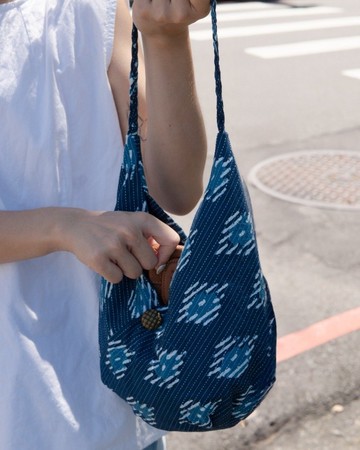 印度蓋染工藝 蝴蝶編織包 － 浪花藍