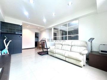 內壢前站舞動飛揚景觀三房車｜桃園市中壢區文化二路