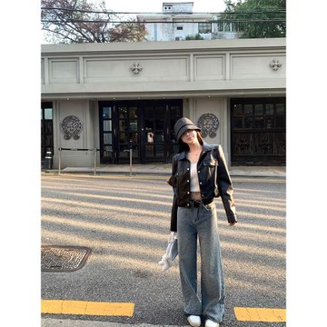 titi小姐姐【街頭chill】牛仔褲女秋季提花寬松藍色高腰直筒長褲