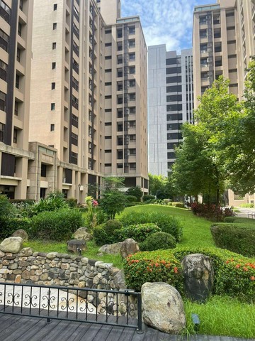 台中市烏日高鐵特區櫻花一綻四房二廳雙平面車位｜台中市烏日區三榮路一段