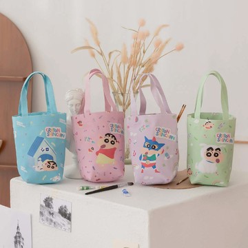 天藍小舖-蠟筆小新繽紛滿版飲料手提袋-共4色-$239【A03032003】