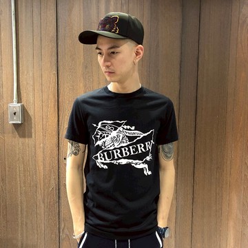 美國百分百【全新真品】Burberry 短袖 T恤 短T 戰馬 大logo 英倫精品 印圖 黑色 XS號 AF49