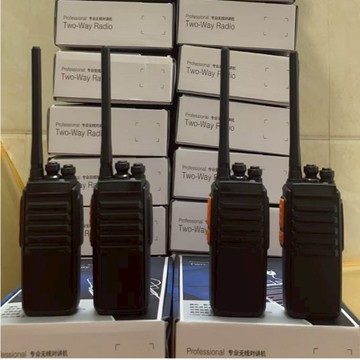 台灣現貨【免運費+發票】質保1年 無線對講機 支持多台呼叫 免執照 戶外 車隊 工地 KTV 酒店 自駕遊