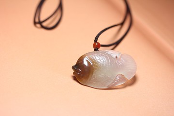 【富貴有餘】天然阿拉善瑪瑙吊墜/魚掛件/年年有魚玉墜