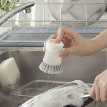 日本MARNA 按壓洗劑廚房清潔刷(普通款/硬毛款) - 普通款