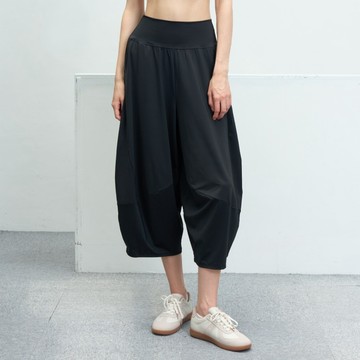 S2N AIRY FLOW 流線空氣感廓形褲_Black B588