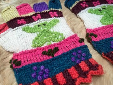 "獨家"祕魯駱馬毛彩色立體編織紋半指手套-白綠